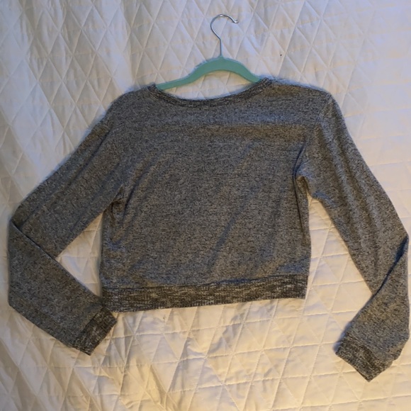 Brandy Melville Grey Cropped Sweater - Picture 2 of 4